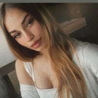 ItsSelena22 webcam