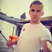 ห้องแชทออฟไลน์ของ Kev_TheStallion_Wild