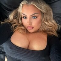 CurvyCassy22X's Profile Pic