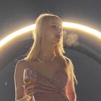 GinaBraggg Adlı Modelin Çevrimdışı Sohbet Odası