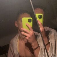 غرفة دردشة cazzosimpatico33 دون اتصال