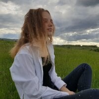 WandaDerricott's Offline Chat Room