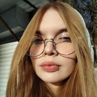 LoraFares' Avatar Pic