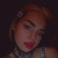 LisaHug's Profile Pic