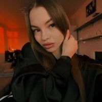 SofiaSmiles webcam model