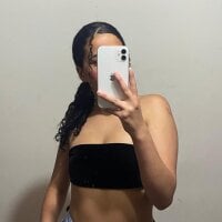 Emily_jhons2's Webcam Show