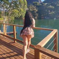 Valentinne_z fully nude on webcam for live porn video chat