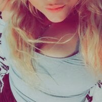 sunstripbunny's Offline Chat Room
