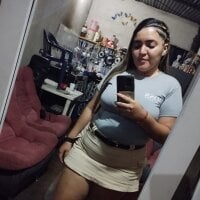 hot_scarletqueen's Offline Chat Room