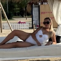 AmandaaLaSexy webcam model