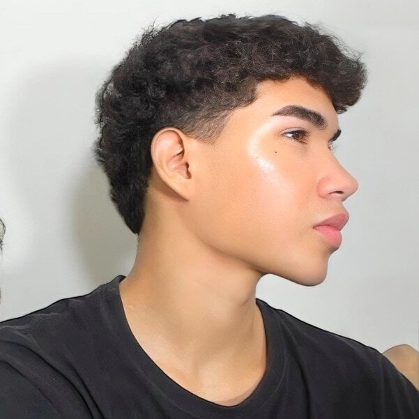 slimteenwet's nudes and profile