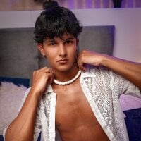 Leo_Savage_ webcam