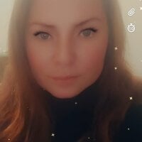 غرفة دردشة MoniqueLove1 دون اتصال