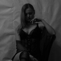 GinaBondi's Offline Chat Room