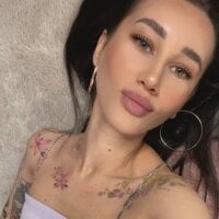 SerenaVelour webcam model