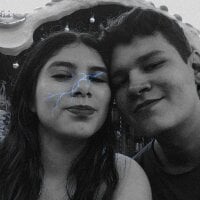 Stephanie_and_Thiagon Offline chat-huone