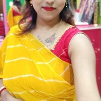 Horny-Bhabi24's Offline Chat Room