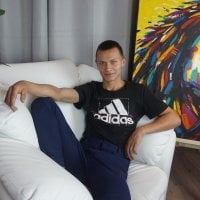 UrDominator's Offline Chat Room