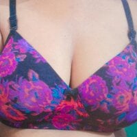 GUNJAN_322 webcam model