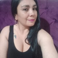 vivian-milf webcam model