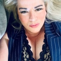 Curvy-Ruby-UkLive Webcam