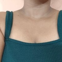 Aliza_93's Offline Chat Room