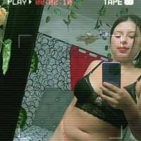 lucia_sexyhot Adlı Modelin Çevrimdışı Sohbet Odası