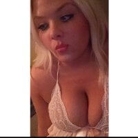 lillywoodbabyy's Offline Chat Room