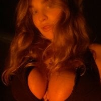 Cara__Mell webcam