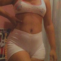 Laqueenrd's Offline Chat Room