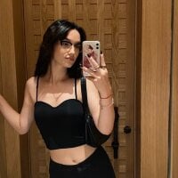WillaCharlie webcam model