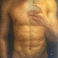 ItsMoiseXxx_777 webcam