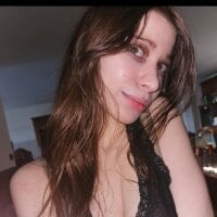 Miaelis fully naked stripping on cam for live sex movie chat