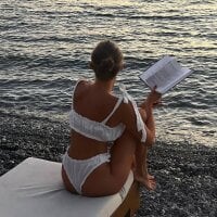 AlexyaStarrr's Offline Chat Room