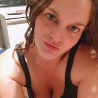 kissmylips0069's Offline Chat Room