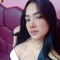 camila_guzman1's Offline Chat Room