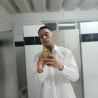 Tonny_EE's Offline Chat Room