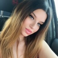 NadiraNoor webcam