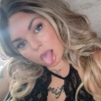 Primadonna25 webcam model