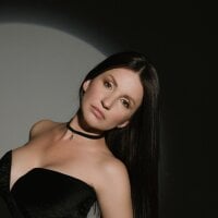 Phòng Chat Ngoại tuyến AdaleneDienes