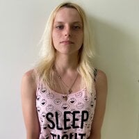 SakiraMln's Offline Chat Room