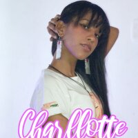 Charllotte_15's Offline Chat Room