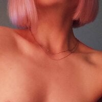 Nana_Harris Adlı Modelin Çevrimdışı Sohbet Odası