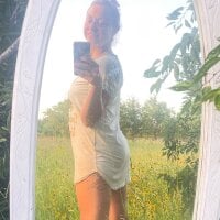 LadiDol webcam model