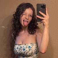 milfymoves777's Offline Chat Room