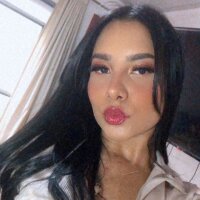 sweett_bella's Offline Chat Room