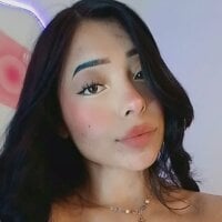 EmilyButterflyx 头像图片