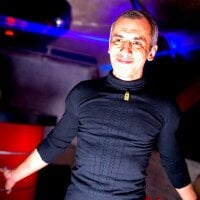 Modest197 Adlı Modelin Çevrimdışı Sohbet Odası