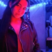 Lola193's Offline Chat Room