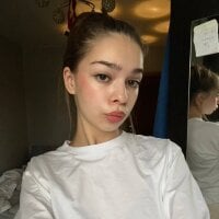 PuffyLily webcam model
